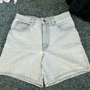 Light wash mid shorts
